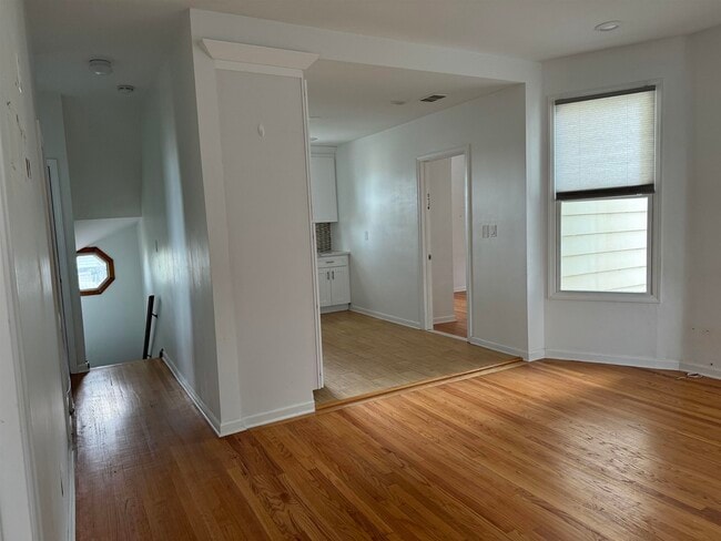 Building Photo - 143 W 2nd St