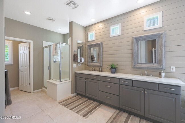 Building Photo - 1740 W Bartlett Way