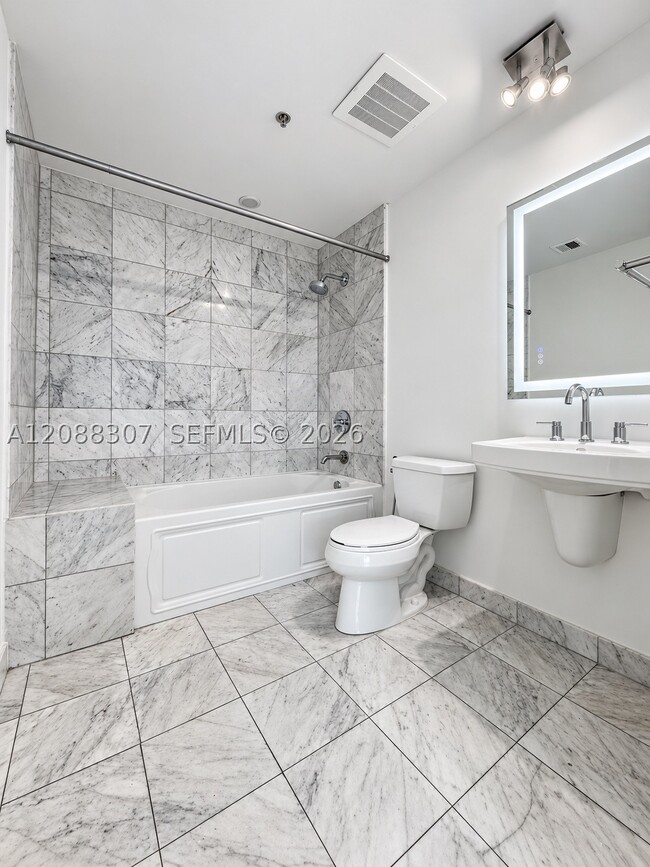 Building Photo - 6580 Indian Creek Dr