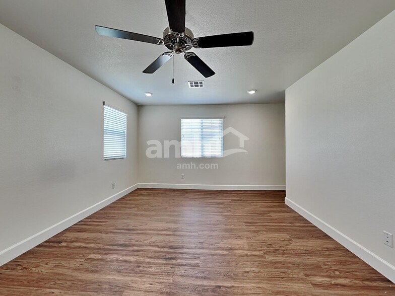 Building Photo - 1609 Viaggio Ave