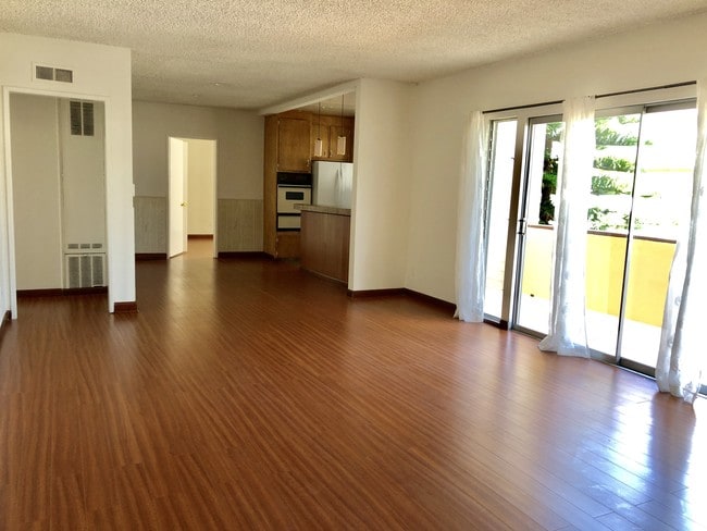 Building Photo - 943 19th St