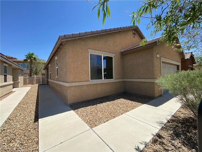 Building Photo - 1000 Aspen Cliff Dr