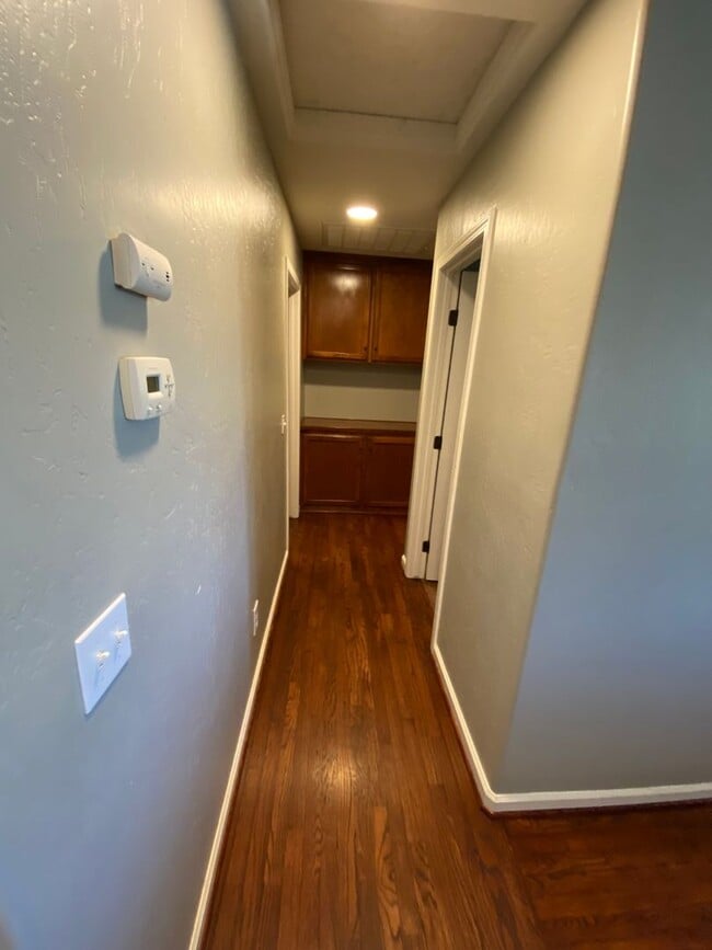 Building Photo - Big beautiful Home for rent in Visalia, Ca