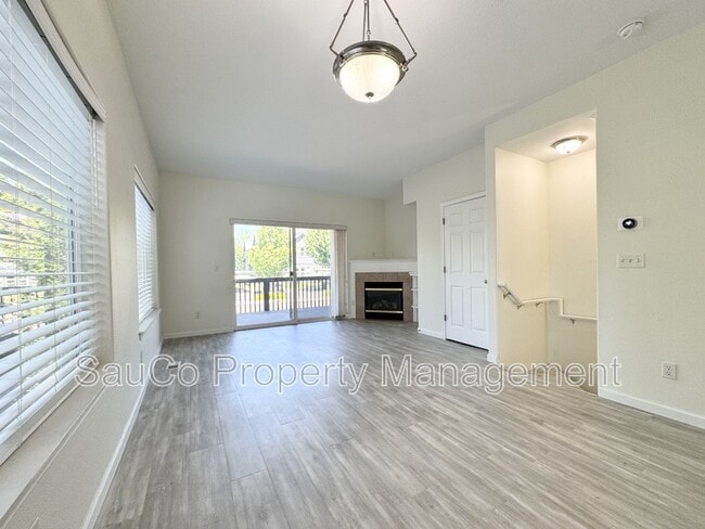 Building Photo - 7839 NE Kian Ln