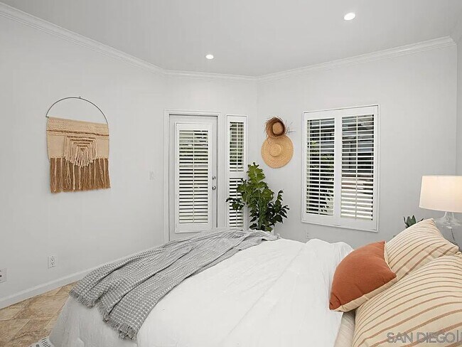 Building Photo - 620 State St