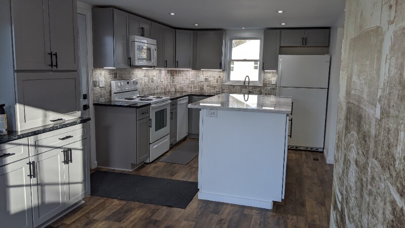 Building Photo - 2425 E Ave