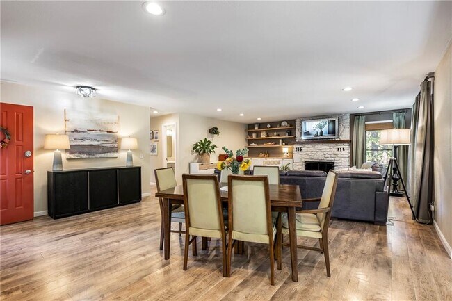 Building Photo - 1 Penzance Dr