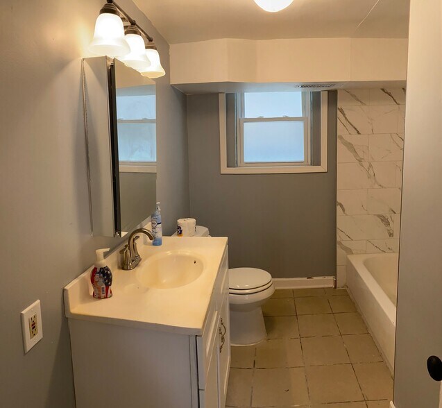 Building Photo - 3755 S Winchester Ave