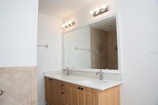 Building Photo - 13700 SW 48th Ct