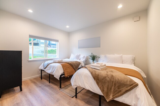 Building Photo - 833 Linstrang Wy