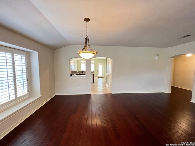 Building Photo - 1303 Bluff Forest