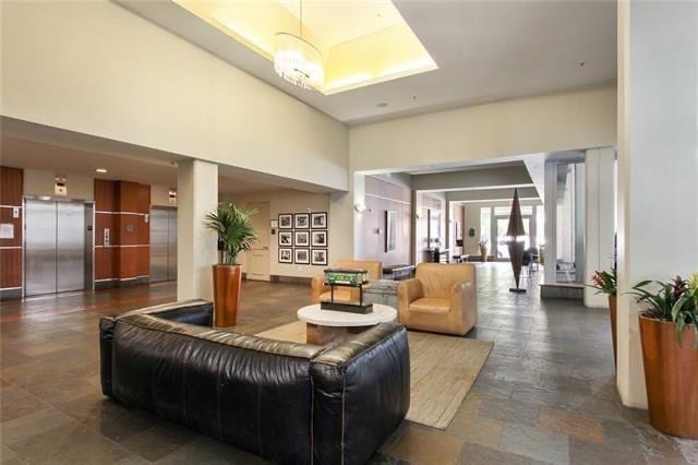 Building Photo - Beautiful 1 Bedroom Apartment Downtown