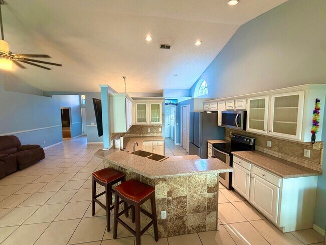 Building Photo - Waterfront 3/2 in River's Pointe - FOR RENT
