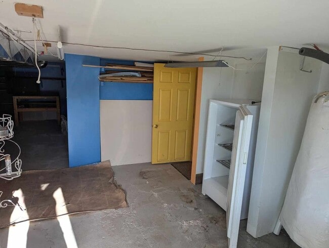 Building Photo - CS-129 W Main Street