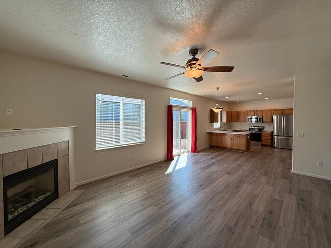 Building Photo - Freshly Updated Four Bedroom