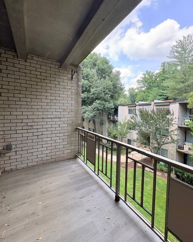 Building Photo - 12403 Braxfield Ct