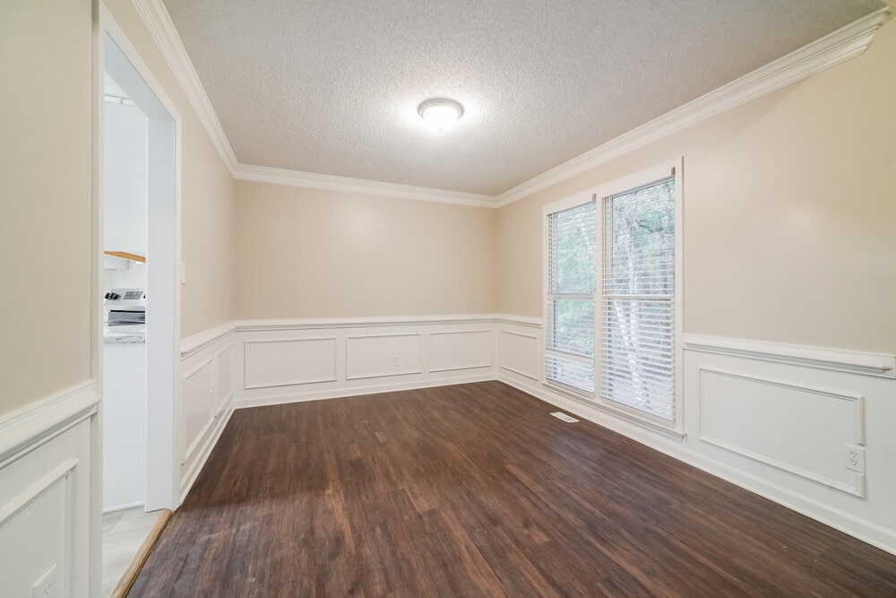 Building Photo - 3539 Pine Grove Dr