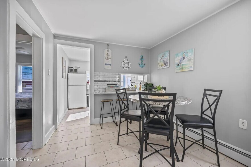 Building Photo - 111 Blaine Ave