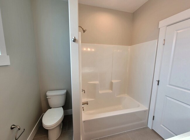 Building Photo - 2609 Sunray Ave