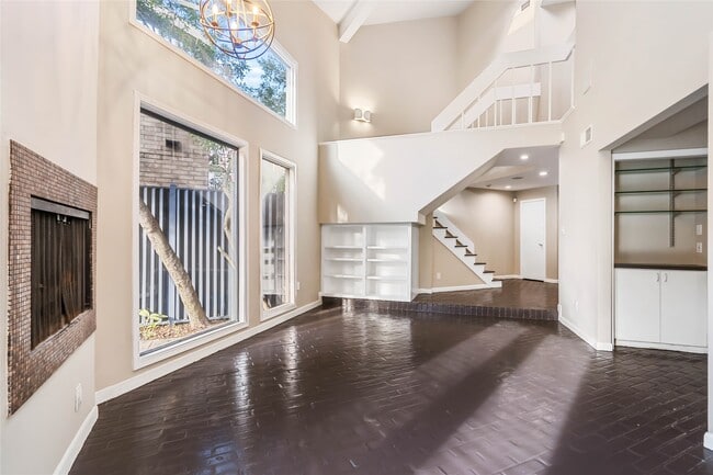 Building Photo - 5004 Bayard Ln