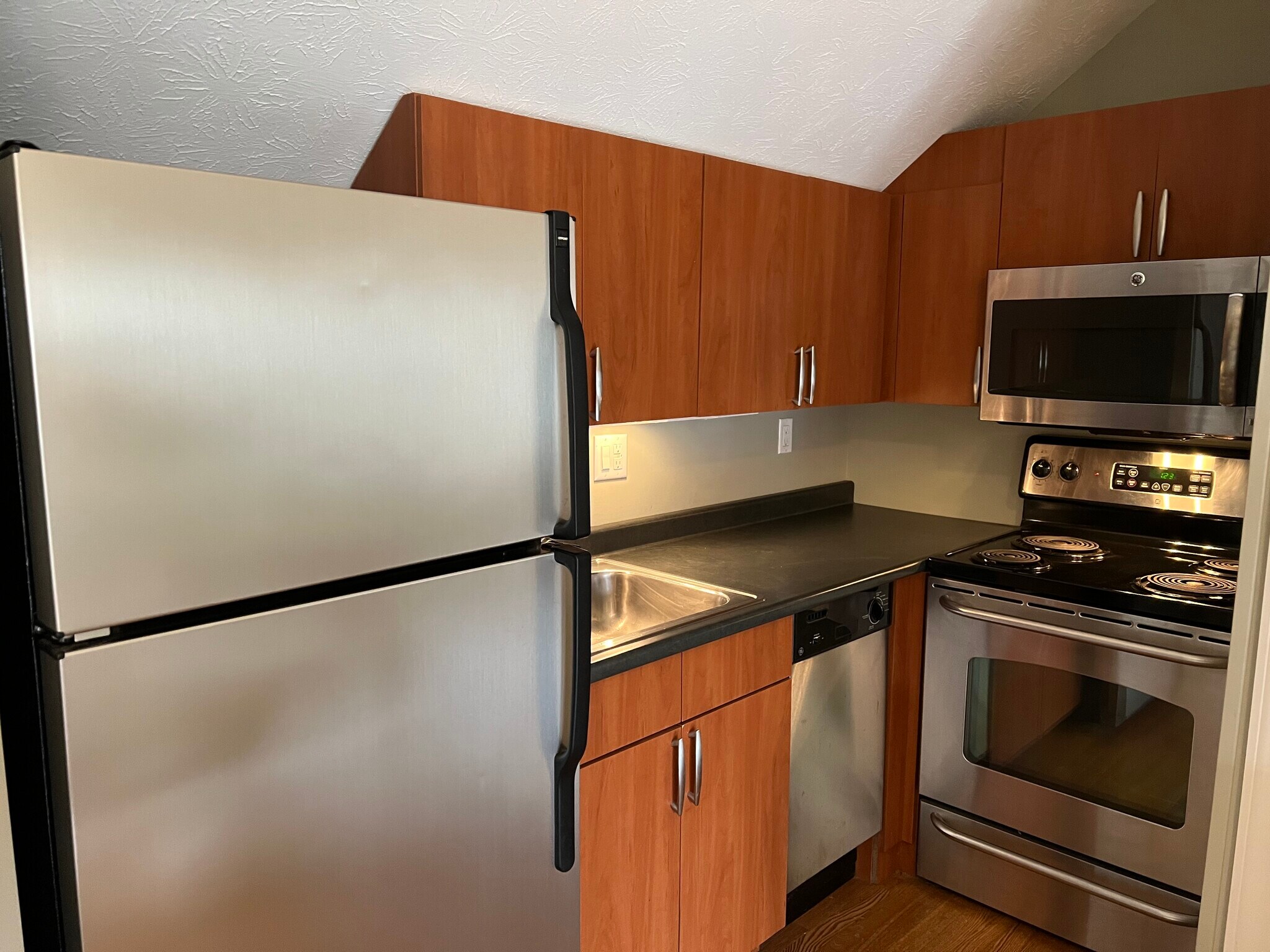 Building Photo - 1416 Fairstead Ln