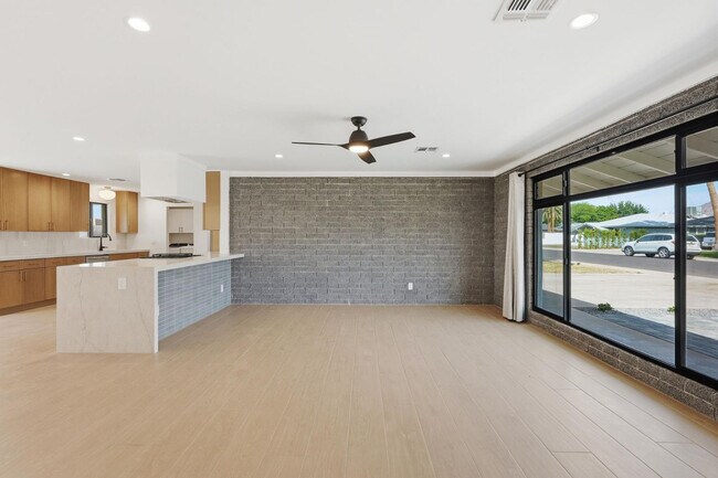 Building Photo - 7421 E Princeton Ave