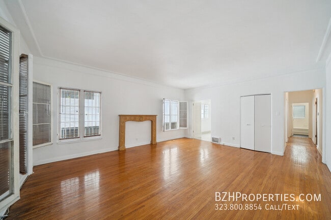 Building Photo - 139 S Elm Dr