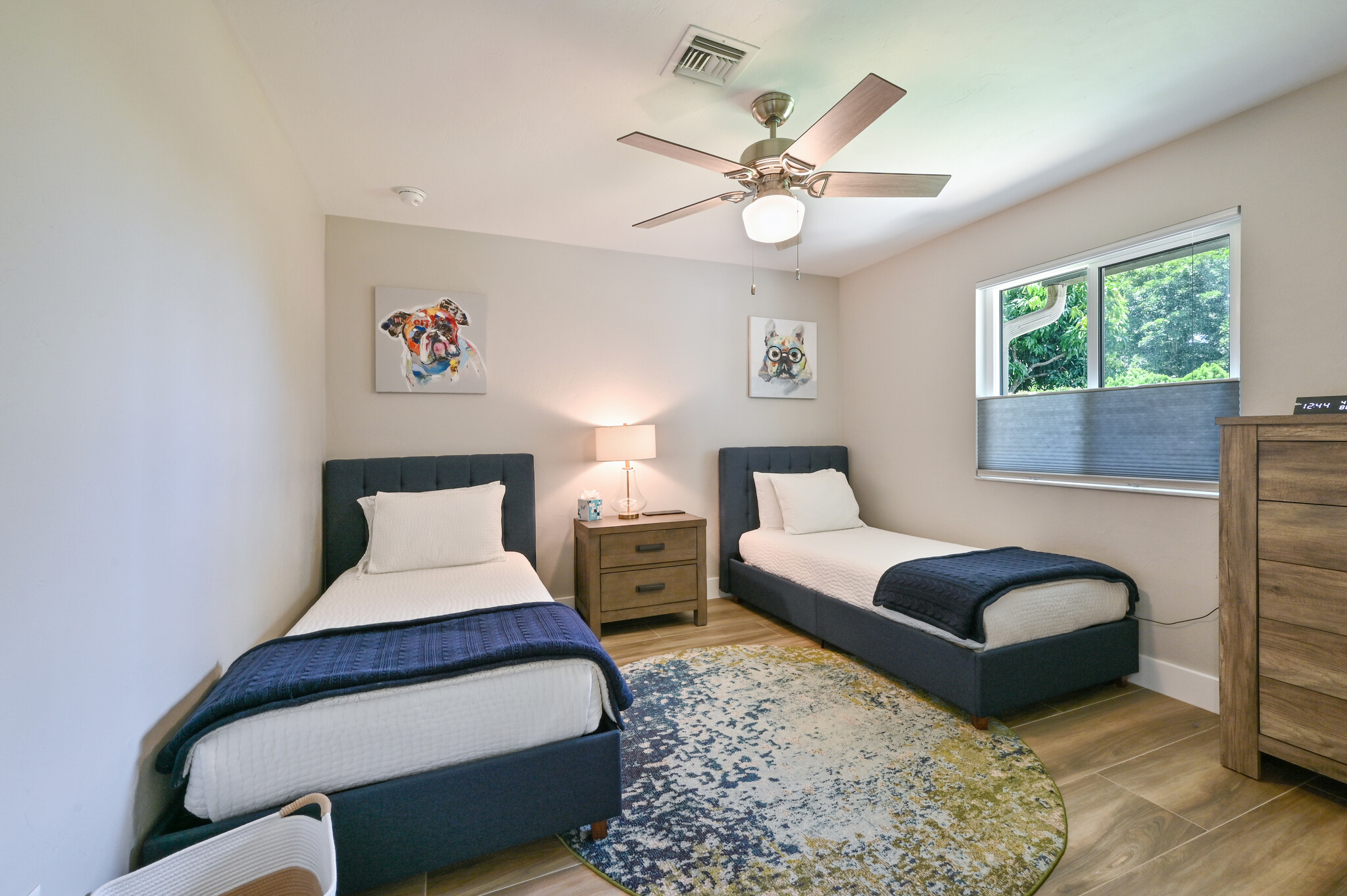 2 twin beds - 2305 Kings Lake Blvd