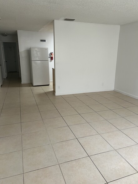 Building Photo - 5634 NW 27th Ct