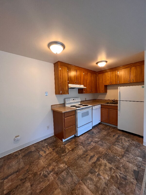 Building Photo - 3043 NE 140th St