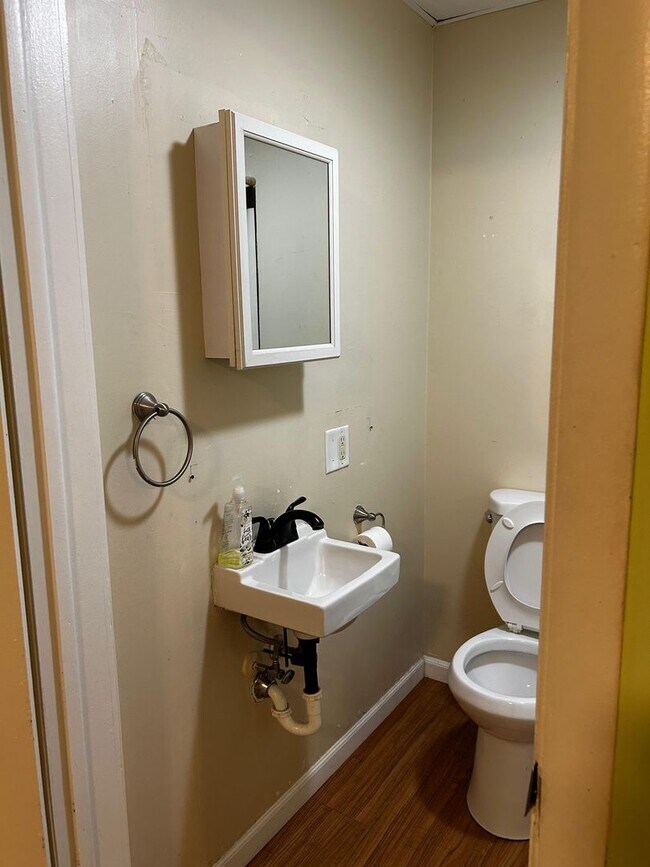 Building Photo - 59 Price St