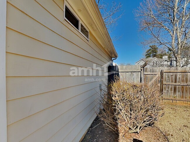 Building Photo - 4607 Noah Overlook E