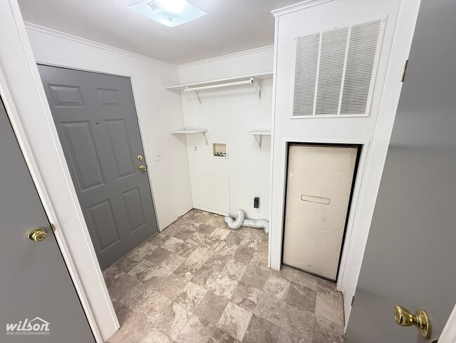 Building Photo - Spacious 3 Bed / 2 Bath Country Home on 1 Acre – Tieton, WA