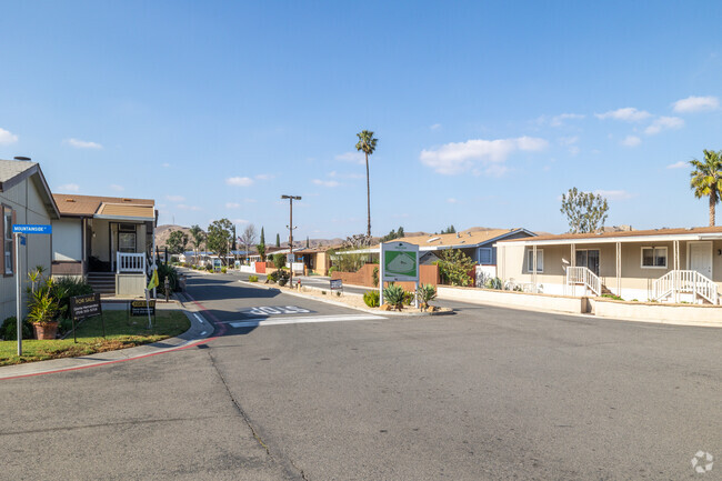 Building Photo - Green River Village