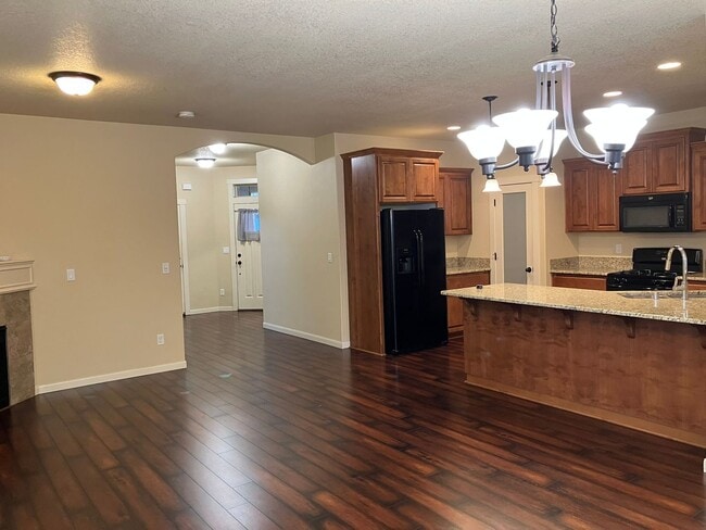 Building Photo - Beautiful Craftsman Style Home in Felida - 3 Bedroom/2.5 Bath - Available for showing on 3/30!