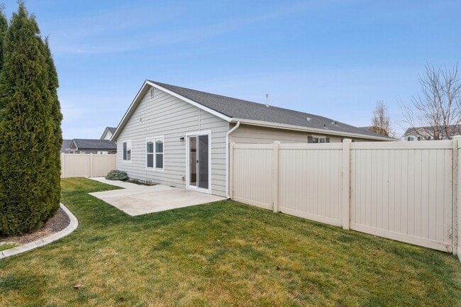 Building Photo - 11416 W Colorado River St