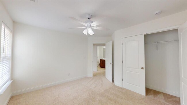 Building Photo - 3249 Brockenhurst Dr