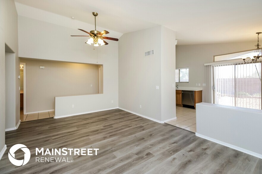 Building Photo - 2822 S Abbey