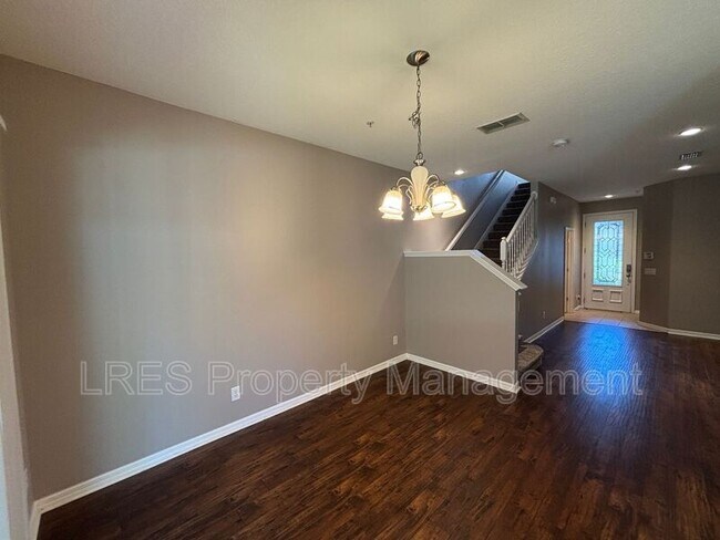 Building Photo - 55 Canterbury Bell Dr