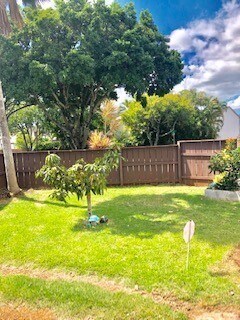 Building Photo - Mililani – Townhouse 3 bedrooms 2.5 bath Plus large den/living room