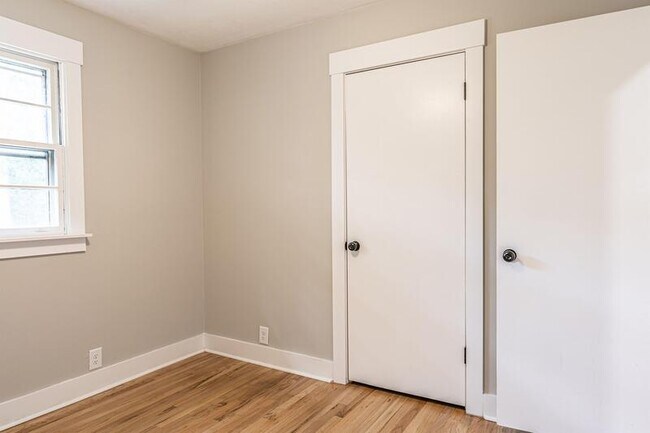 Building Photo - 440 W Maine Ave