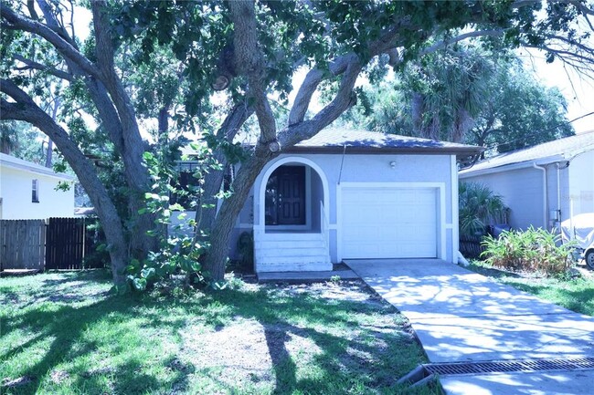 Primary Photo - 7609 S Sherrill St