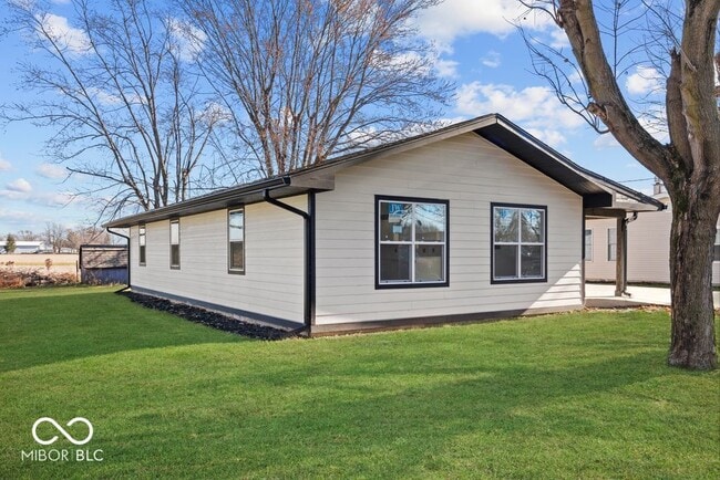 Building Photo - 804 S Albany St