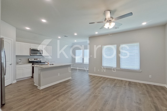 Building Photo - 203 SANTIAGO COURT