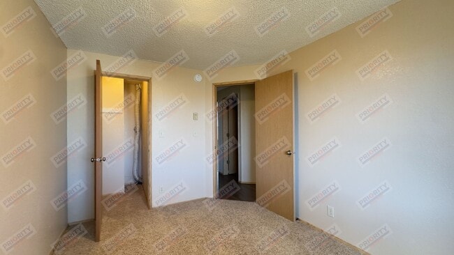 Building Photo - Townhouse in Westover