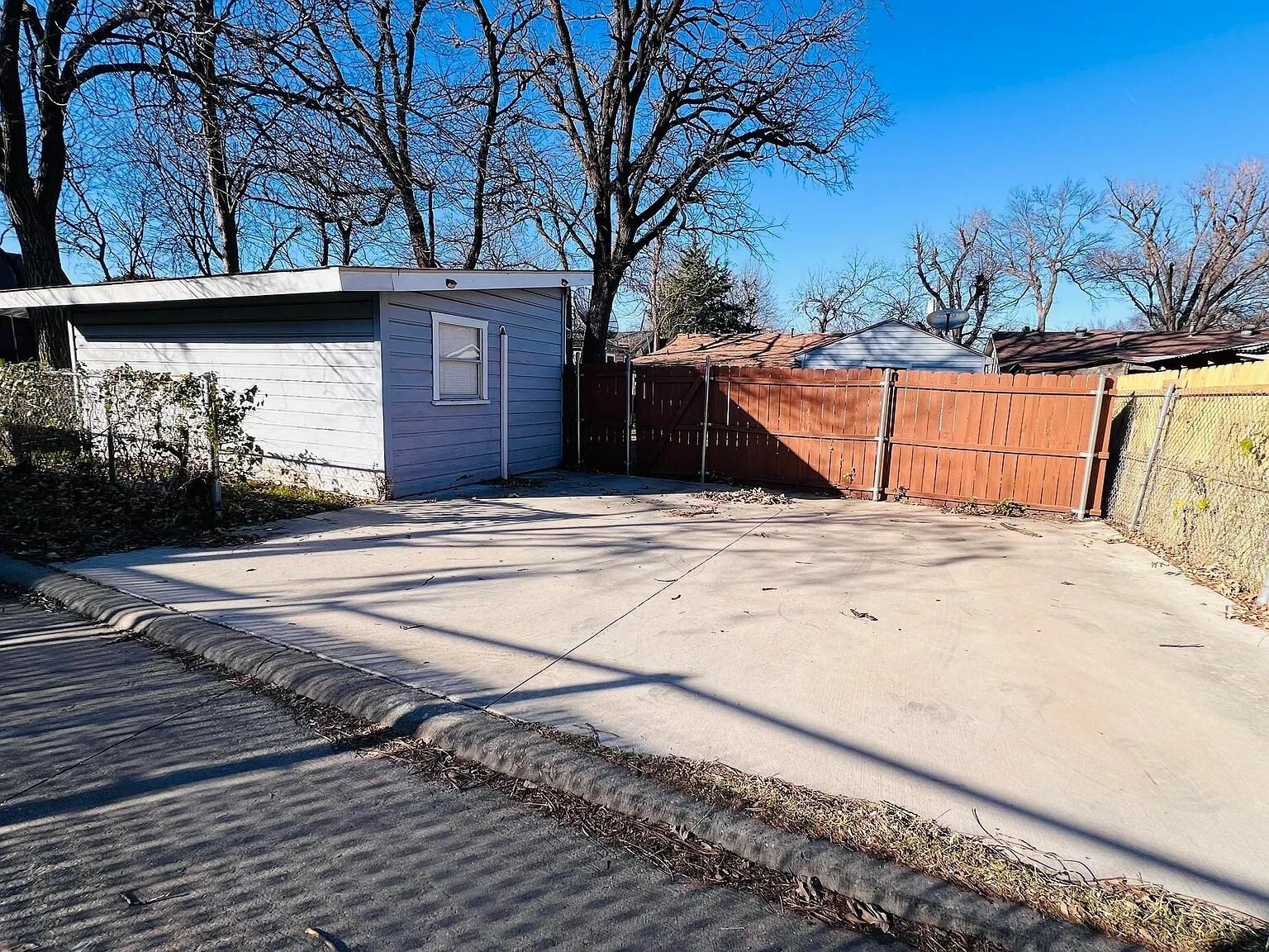 Building Photo - 3502 Ivandell Ave