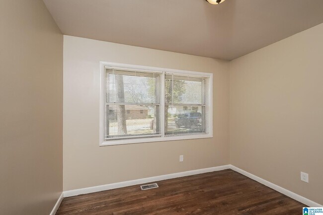 Building Photo - 9765 Virginianna Dr
