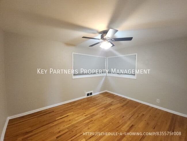 Building Photo - 5122 Clark-
