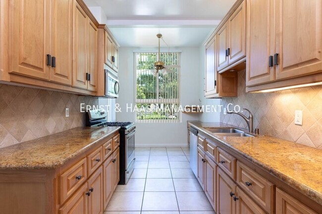 Building Photo - 958 Palo Verde Ave
