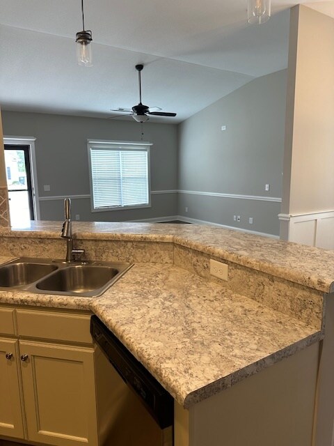 Building Photo - 2250 Sweet Bay Dr